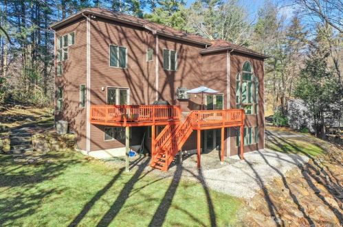 258 Pinewood Trl, Bridgeport, CT 06611 exterior