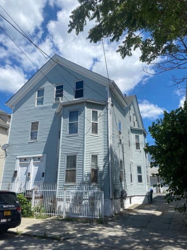 131 Wendell St, Providence, RI 02909 exterior
