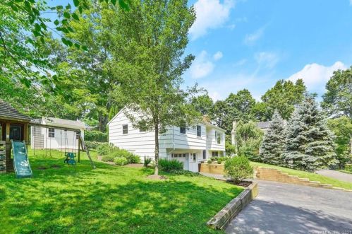 50 Catoonah St, Ridgefield, CT 06877 exterior