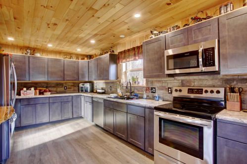220 Rollins Ridge Rd, Dixfield, ME 04224 exterior