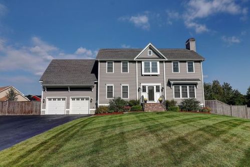 17 Evelyn Way, Seekonk, MA 02771 exterior