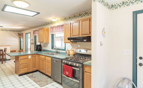 253 Sam Putnam Rd, Charlestown, NH 03603 exterior