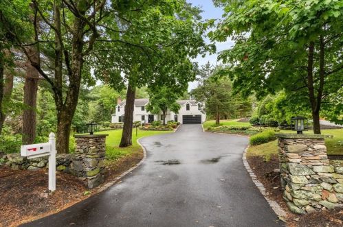 11 Summer St, Weston, MA 02493 exterior