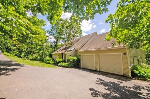37 Clark Hill Rd, East-Hampton, CT 06424 exterior