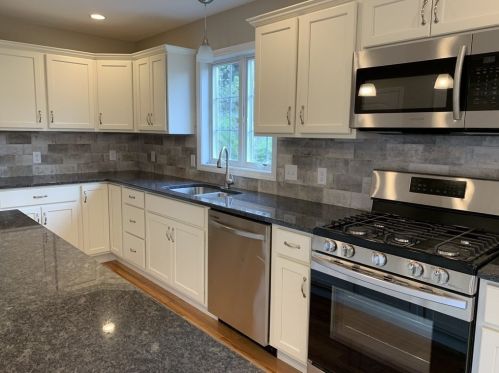 16 Angelo St, Springfield, MA 01119 exterior