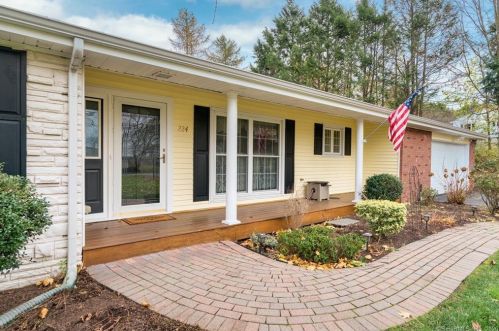 224 Coleman Rd, Middletown, CT 06457 exterior