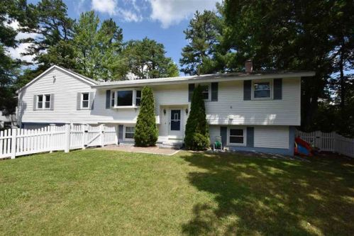 6 Westray Dr, Nashua, NH 03062 exterior