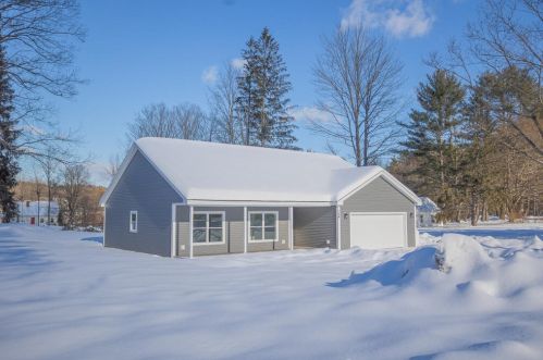 124 Stewart Ave, Farmington, ME 04938 exterior