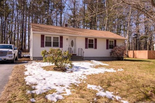 122 Pleasant View Dr, Killingly, CT 06241 exterior