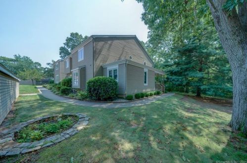 145 Timber Rdg, Southington, CT 06489 exterior