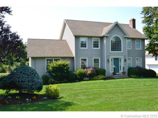 33 Meadowview Ct, Watertown, CT 06795 exterior