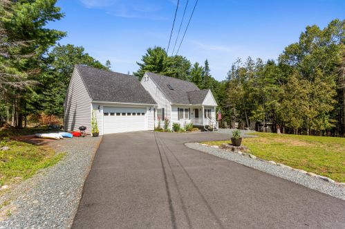 11 Jephthah Ln, Hancock, ME 04640 exterior