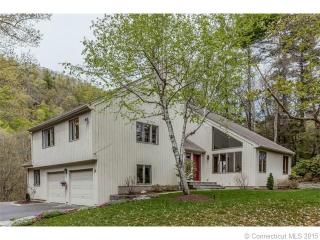 14 Browngate Ln, Simsbury, CT 06070 exterior