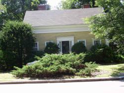 729 Dedham St, Newton, MA 02459 exterior