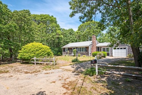 35 Chokeberry Dr, Eastham, MA 02642 exterior