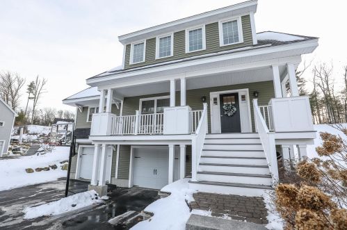 7 Iris Ln, Londonderry, NH 03038 exterior