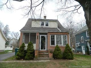 489 Maple Ave, Cheshire, CT 06410 exterior