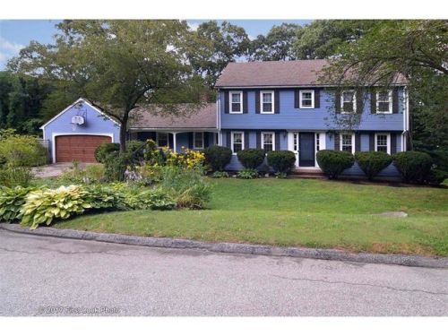 27 Winnisquam Dr, Warwick, RI 02886 exterior