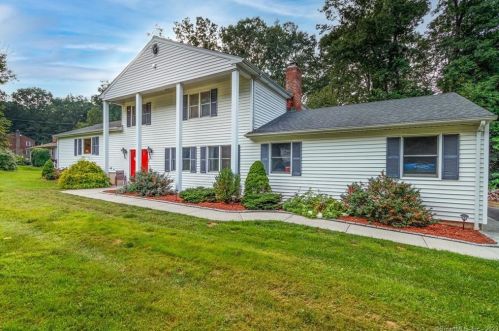 30 Woodsend Ave, Huntington, CT 06484 exterior
