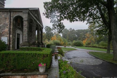 45 Starr Ln, Bethel, CT 06801 exterior