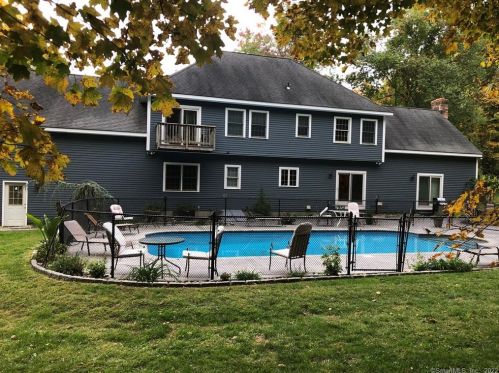 13 Surrey Ln, Upper-Stepney, CT 06468 exterior