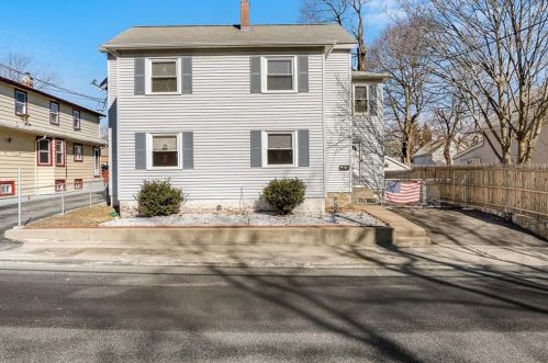 14 Highland Ave, Cumberland, RI 02864 exterior