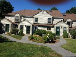 31 Surrey Run, Dover, NH 03820 exterior