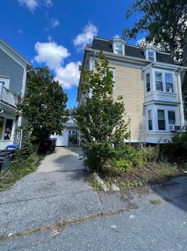 38 Ivy St, Providence, RI 02906 exterior