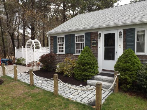 41 Division St, West Harwich, MA 02671 exterior