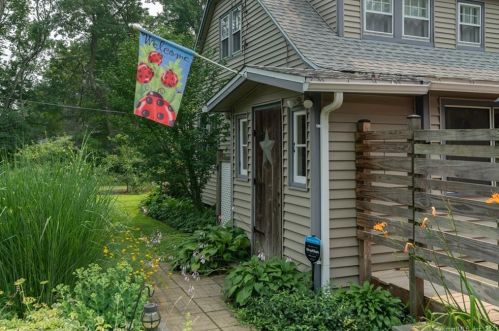 25 Losee Dr, Litchfield, CT 06778 exterior
