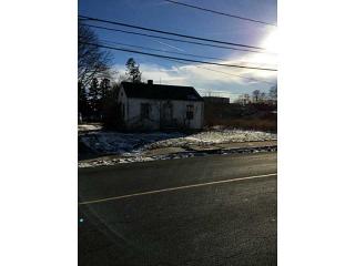 24 Maple Ave, Middletown, RI 02842 exterior