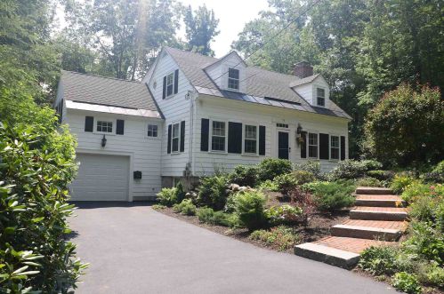 11 Thayer Pond Rd, Concord, NH 03301 exterior