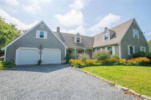 75 Bonniefield Dr, Tiverton, RI 02878 exterior