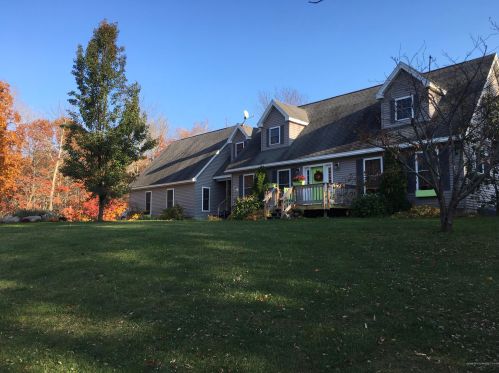 81 Apple Barn Ln, Waldoboro, ME 04572 exterior