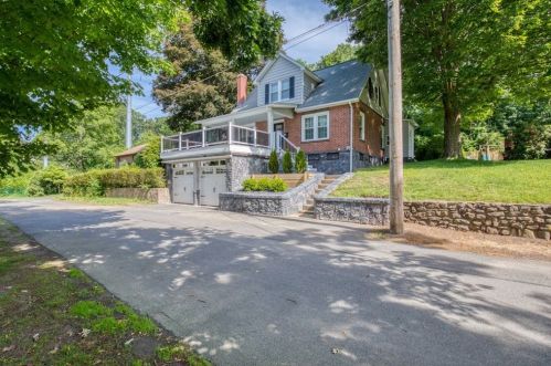 10 Brooks Pl, West Springfield, MA 01089 exterior