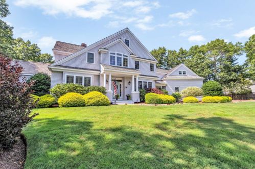 11 Teal Cir, Mashpee, MA 02649 exterior
