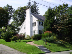 34 Ruthven Rd, Newton, MA 02458 exterior