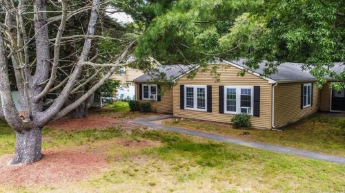 26 Meryl Ct, Groton, CT 06340 exterior