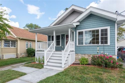 66 Cranston St, Woonsocket, RI 02895 exterior