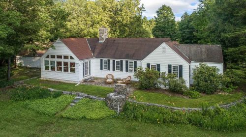 223 Youngs Hill Rd, Sunapee, NH 03782 exterior