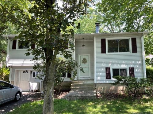 23 Marlin Dr, Norwalk, CT 06854 exterior