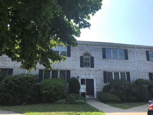 157 Lake Shore Rd, Roxbury-Xing, MA 02135 exterior