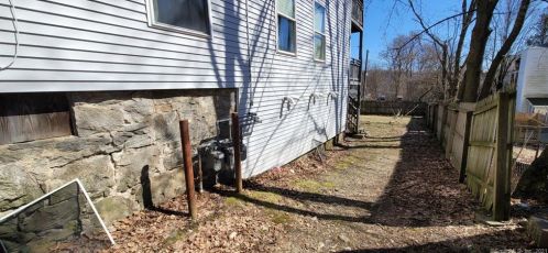 2 Hazel St, Waterbury, CT 06704 exterior