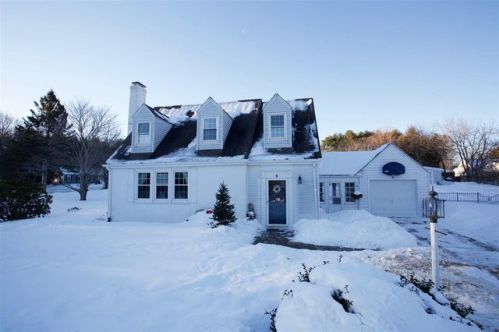 6 Blueberry Ln, Rye, NH 03870 exterior