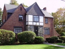 124 Cotton St, Newton, MA 02458 exterior
