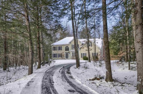 7 Deer Brook Way, Mount Vernon, NH 03057 exterior