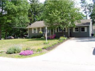 38 Davis Rd, Merrimack, NH 03054 exterior