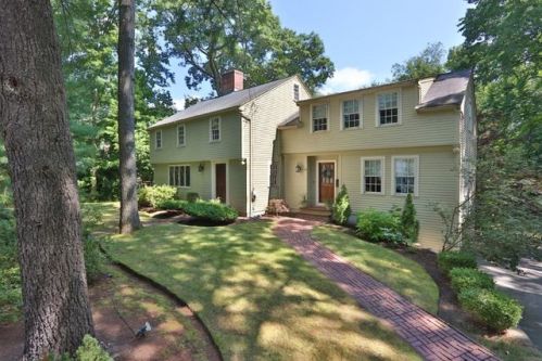 10 Fletcher Rd, Lynnfield, MA 01940 exterior