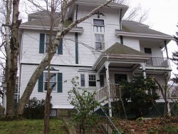 140 Newtonville Ave, Newton, MA 02458 exterior