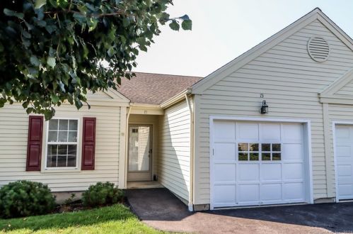 73 Elizabeth Cir, Sandy-Hook, CT 06482 exterior